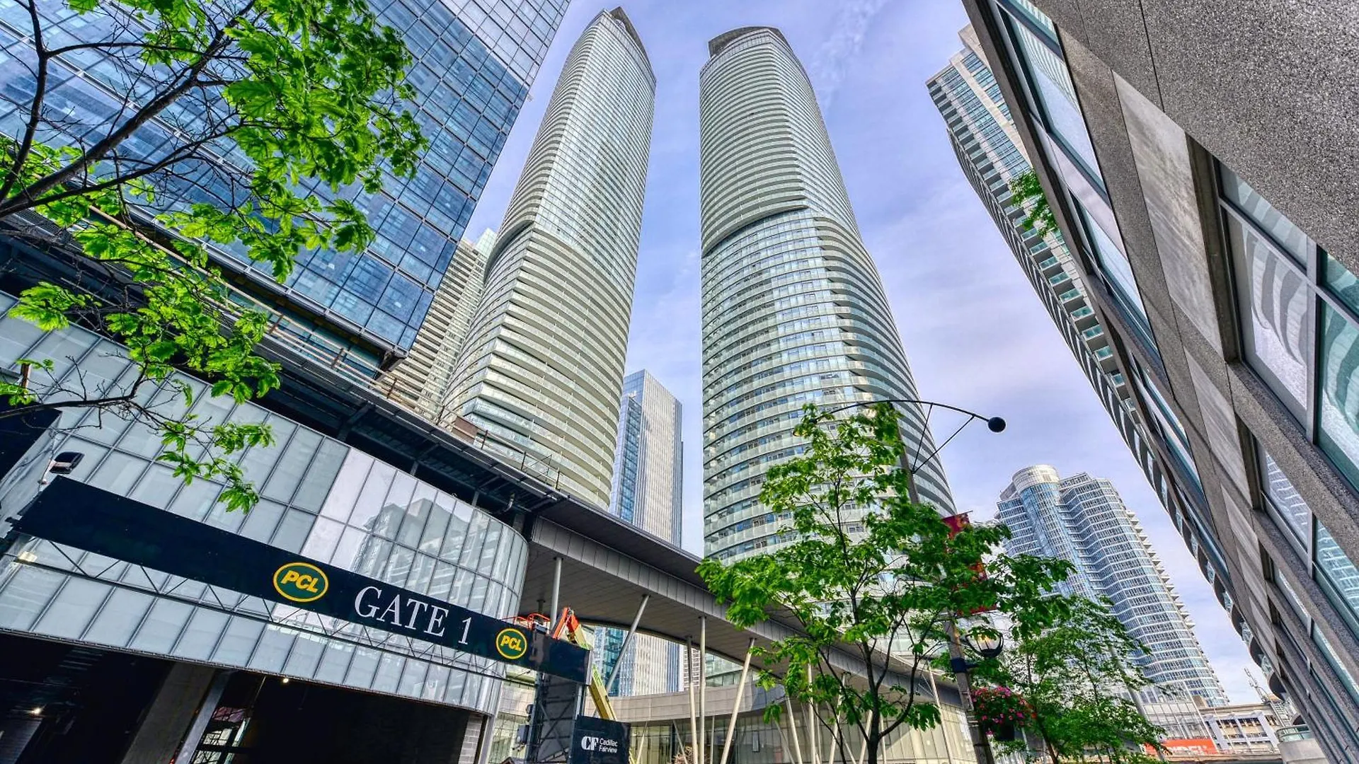 Downtown Suites Toronto Canada
